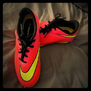 Nike Jr. Support Sneakers *NEVER WORN*